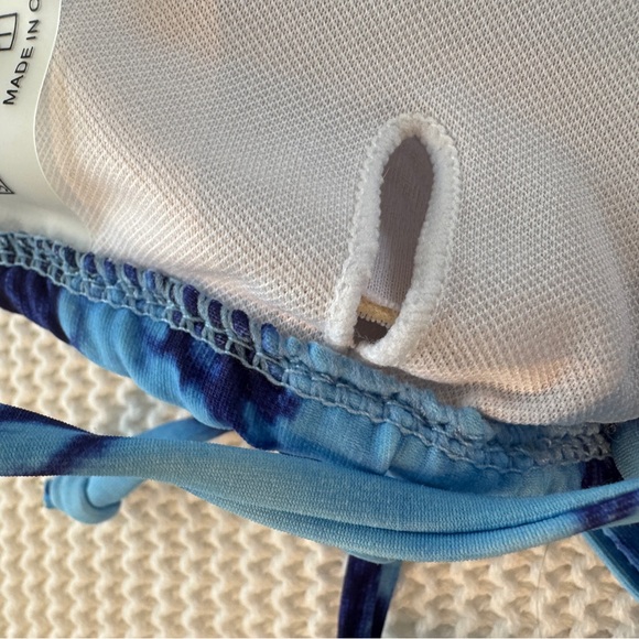 Shein Blue Tie-Dye Bikini Top- Size S - Picture 4 of 5